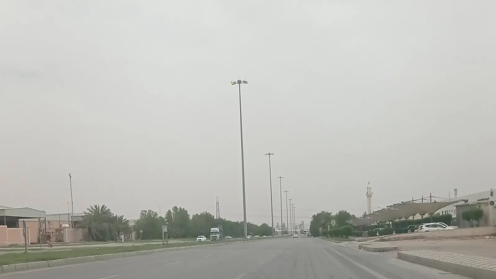 منظر لمدينة الرياض الصناعية الثانية حيث تعمل منشآت تستقدم العمالة بتأشيرات عمل